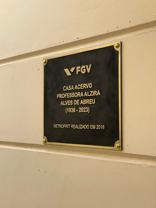 Placa em Bronze