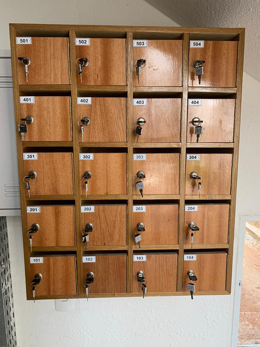 CAIXA DE CORREIOS EM MADEIRA